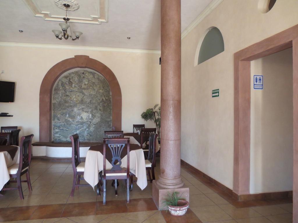 Casa Celia Hotel Restaurante 버날 외부 사진