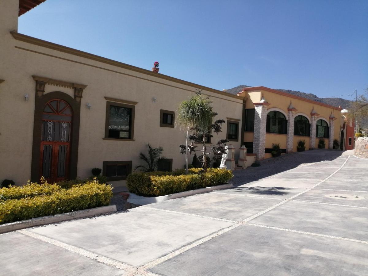 Casa Celia Hotel Restaurante 버날 외부 사진
